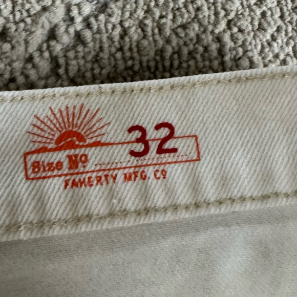 Faherty Sunwashed Denim Jean Short white cotton longer modest 32 - Picture 4 of 14